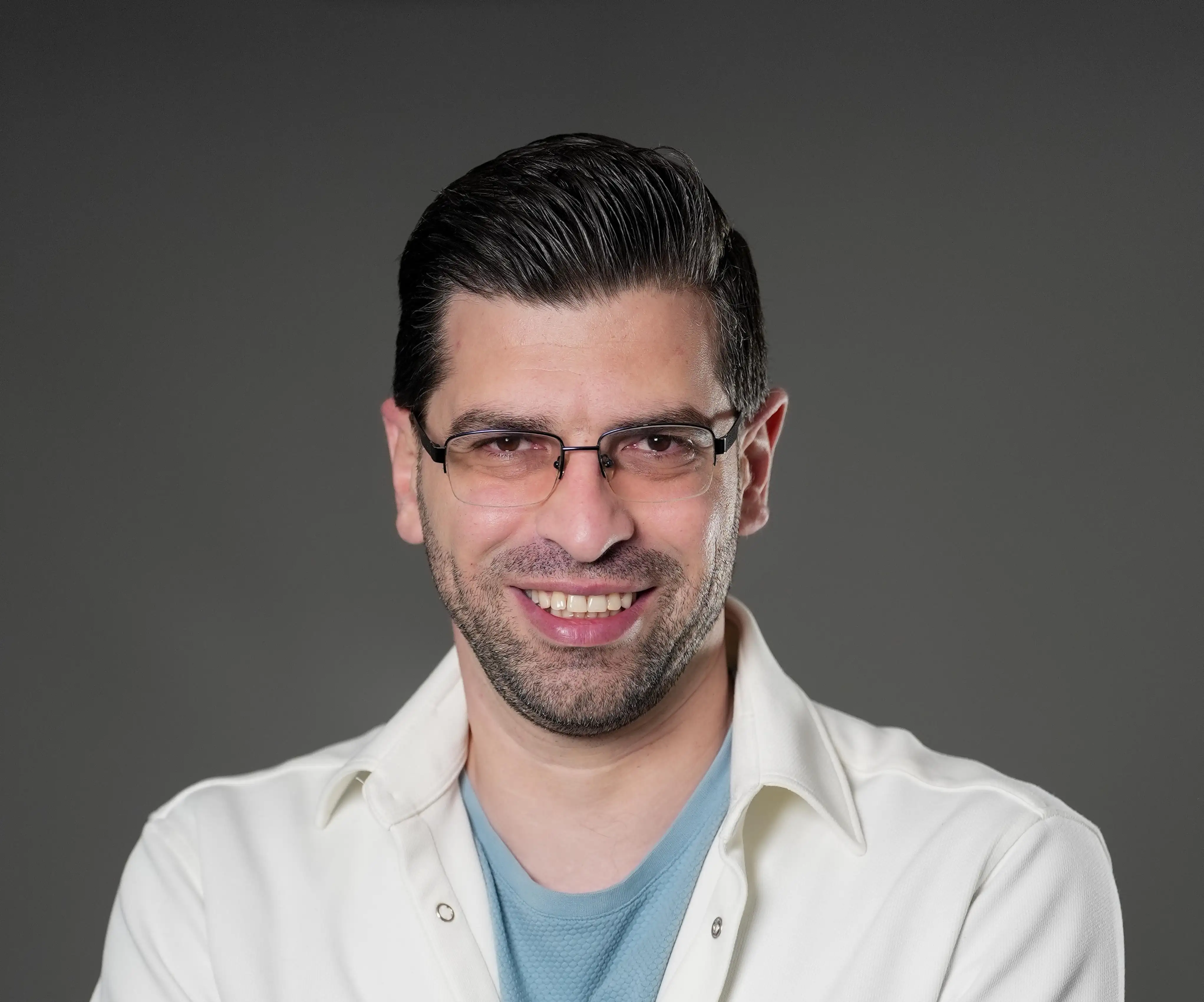 هل "واتساب" مخروق؟